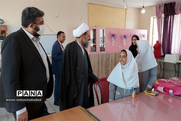 بازدید شورای آموزش و پرورش شهرستان قرچک از مدرسه استثنایی زنده یاد منصوری
