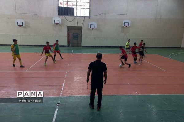 برگزاری مسابقات فوتسال جام سپاس معلم در آموزش و پرورش رودهن