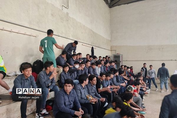 برگزاری مسابقات فوتسال جام سپاس معلم در آموزش و پرورش رودهن