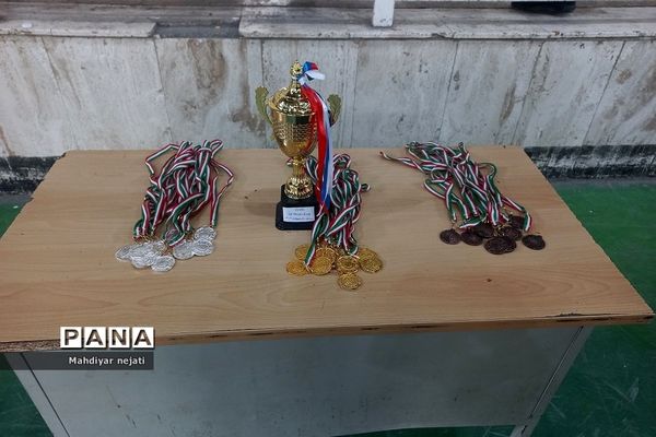 برگزاری مسابقات فوتسال جام سپاس معلم در آموزش و پرورش رودهن