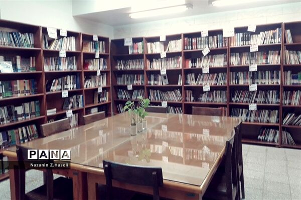 بازدید دانش‌آموزان دبیرستان حضرت خدیجه جعفرآباد قم از دانشگاه‌ها