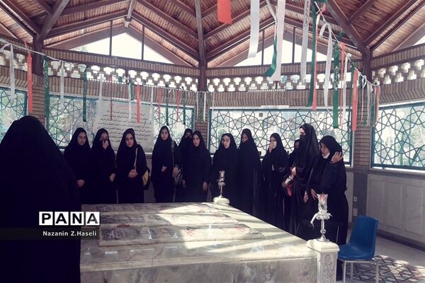 بازدید دانش‌آموزان دبیرستان حضرت خدیجه جعفرآباد قم از دانشگاه‌ها