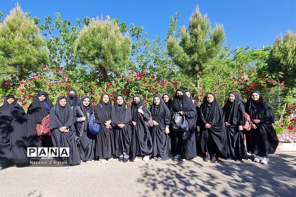 بازدید دانش‌آموزان دبیرستان حضرت خدیجه جعفرآباد قم از دانشگاه‌ها