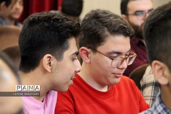 تقدیر از رتبه‌های برتر بیست‌و‌هشتمین کنگره سراسری قرآن کریم مدارس استعدادهای درخشان  در ناحیه یک شهرری