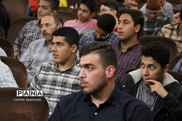 تقدیر از رتبه‌های برتر بیست‌و‌هشتمین کنگره سراسری قرآن کریم مدارس استعدادهای درخشان  در ناحیه یک شهرری