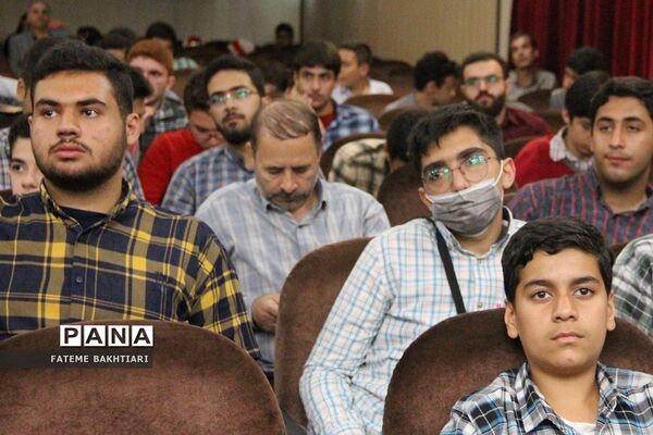 تقدیر از رتبه‌های برتر بیست‌و‌هشتمین کنگره سراسری قرآن کریم مدارس استعدادهای درخشان  در ناحیه یک شهرری