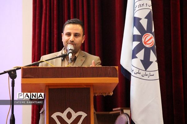 تقدیر از رتبه‌های برتر بیست‌و‌هشتمین کنگره سراسری قرآن کریم مدارس استعدادهای درخشان  در ناحیه یک شهرری