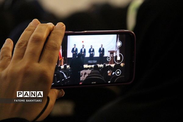 تقدیر از رتبه‌های برتر بیست‌و‌هشتمین کنگره سراسری قرآن کریم مدارس استعدادهای درخشان  در ناحیه یک شهرری