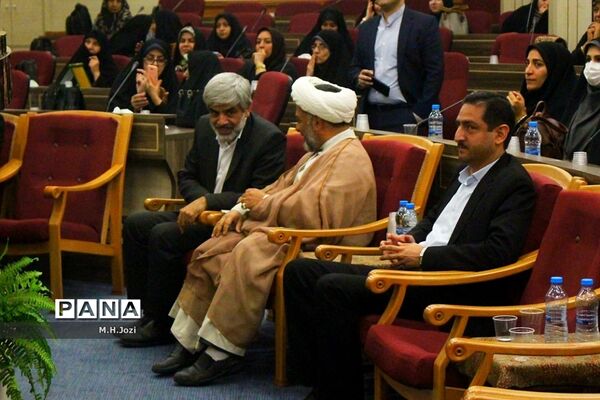 همایش تجلیل از فرهیختگان حوزه سلامت مدارس قم
