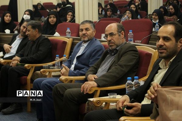 همایش تجلیل از فرهیختگان حوزه سلامت مدارس قم