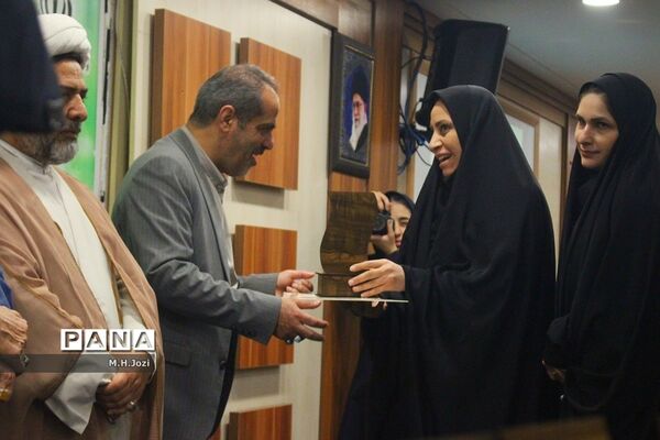 همایش تجلیل از فرهیختگان حوزه سلامت مدارس قم