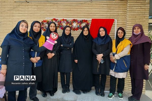 آموزش نحوه مصرف درست انرژی برق و ساعات اوج مصرف در دبستان دخترانه سما۲ رودهن