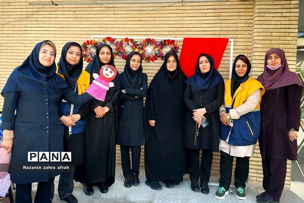 آموزش نحوه مصرف درست انرژی برق و ساعات اوج مصرف در دبستان دخترانه سما۲ رودهن