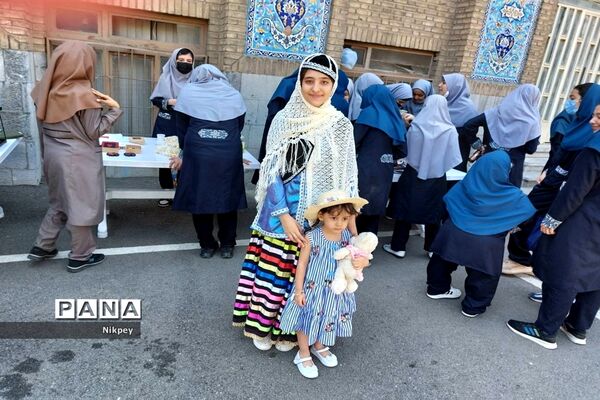 برپایی  بازارچه کارآفرینی دانش‌آموزی