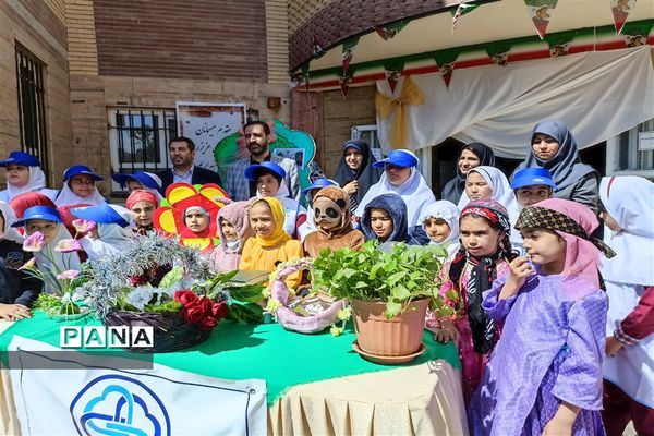 نواخته شدن زنگ سلامت در مدارس شهرستان قدس