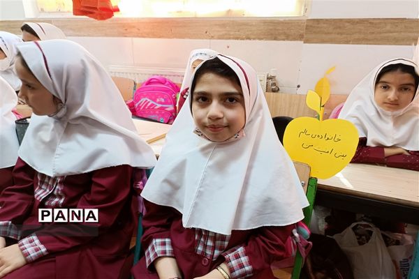 نواخته شدن زنگ سلامت در مدارس شهرستان قدس