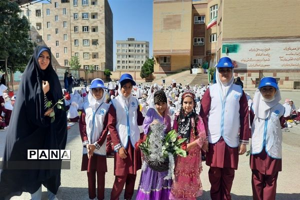 نواخته شدن زنگ سلامت در مدارس شهرستان قدس