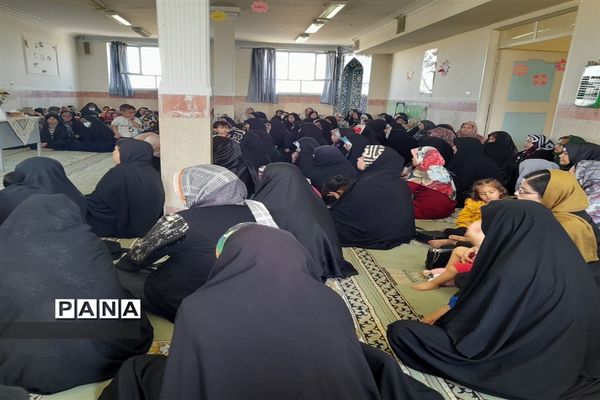 برگزاری جلسه اولیا و مربیان در رابطه با فرزندپروری و سواد رسانه