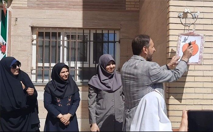 نواخته شدن زنگ سلامت به مناسبت هفته سلامت در مدارس شهرستان قدس