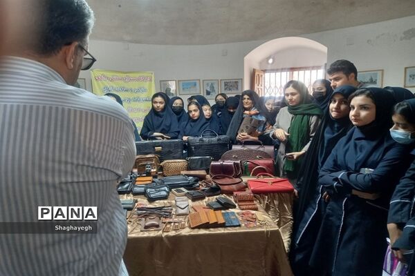 بازدید دانش‌آموزان دبیرستان عدالت شهر جوادآباد از برج علاءالدوله و مسجد جامع ورامین