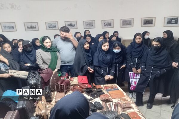 بازدید دانش‌آموزان دبیرستان عدالت شهر جوادآباد از برج علاءالدوله و مسجد جامع ورامین