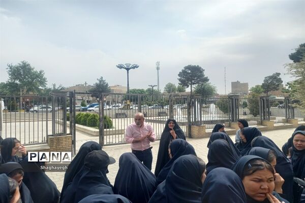 بازدید دانش‌آموزان دبیرستان عدالت شهر جوادآباد از برج علاءالدوله و مسجد جامع ورامین