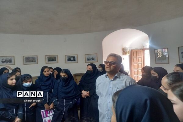 بازدید دانش‌آموزان دبیرستان عدالت شهر جوادآباد از برج علاءالدوله و مسجد جامع ورامین