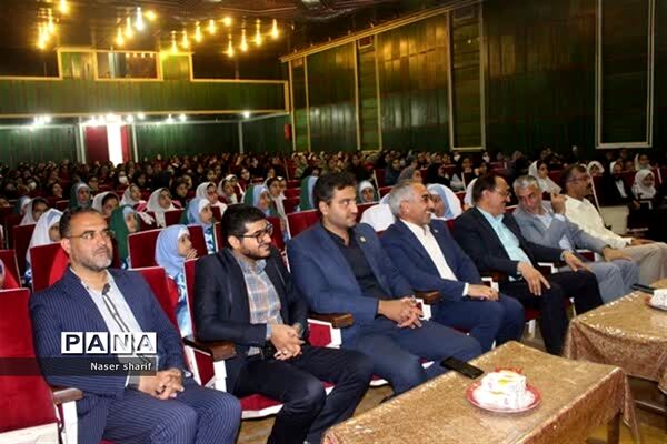 تقدیر از رتبه‌‌های برتر فرهنگی هنری دختران  ناحیه ۲ یزد