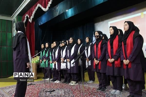 تقدیر از رتبه‌‌های برتر فرهنگی هنری دختران  ناحیه ۲ یزد
