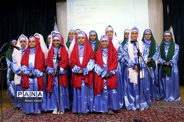 تقدیر از رتبه‌‌های برتر فرهنگی هنری دختران  ناحیه ۲ یزد