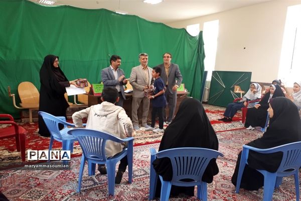 مسابقه مشاعره دانش‌آموزی در ابرکوه