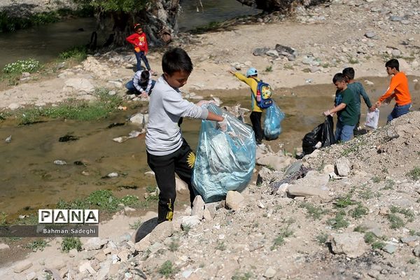 پویش مردمی بی زباله در حاشیه رودخانه جاجرود