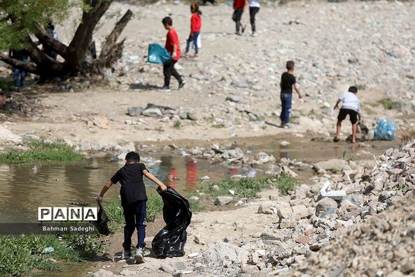 پویش مردمی بی زباله در حاشیه رودخانه جاجرود