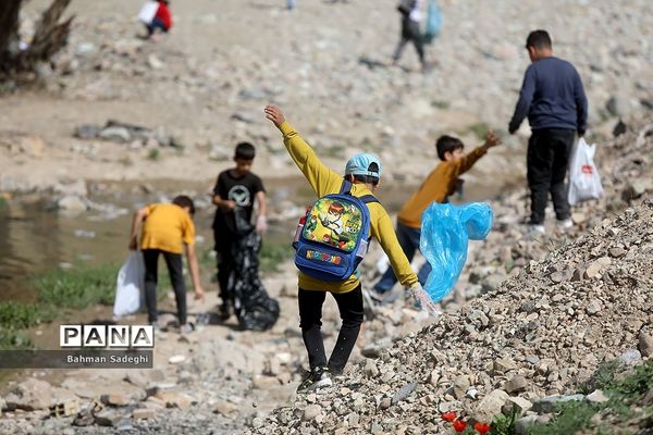 پویش مردمی بی زباله در حاشیه رودخانه جاجرود