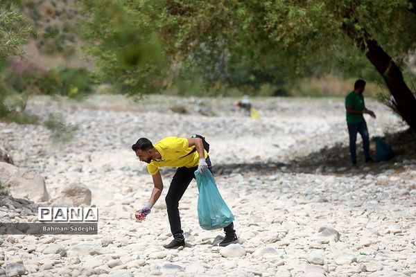 پویش مردمی بی زباله در حاشیه رودخانه جاجرود