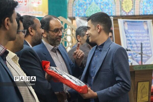 مرحله نهایی مسابقات قرآن عترت و نماز دانش‌آموزان پسر  استان اصفهان 3
