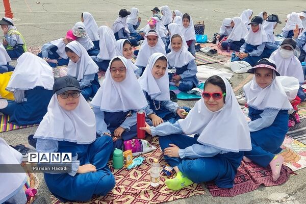 برگزاری اردوی شاد درون مدرسه‌ای دبستان دانا برای دانش آموزان و معلمان