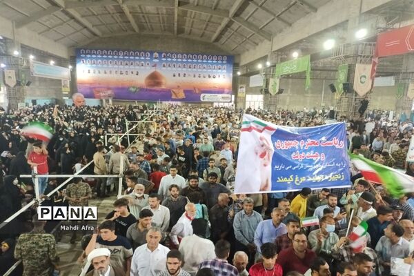 شرکت فرهنگیان و دانش آموزان بهبهانی در مراسم استقبال از رئیس جمهور در اهواز