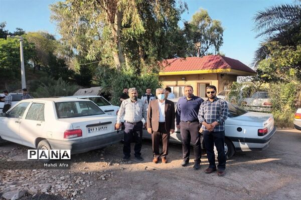 شرکت فرهنگیان و دانش آموزان بهبهانی در مراسم استقبال از رئیس جمهور در اهواز