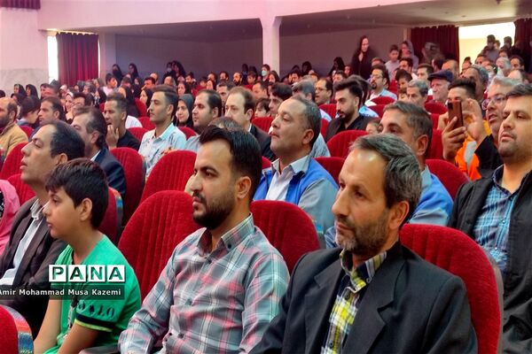 تجلیل از کارگران نمونه شهرستان نایین