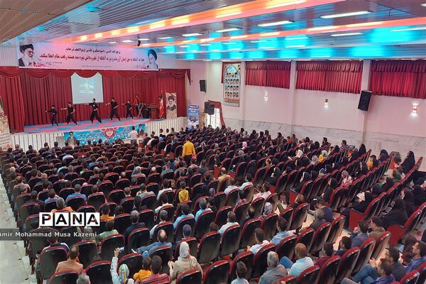 تجلیل از کارگران نمونه شهرستان نایین