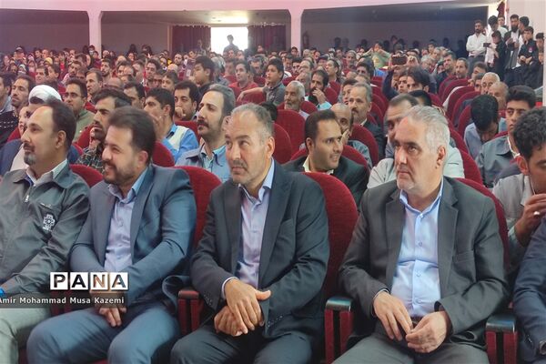تجلیل از کارگران نمونه شهرستان نایین