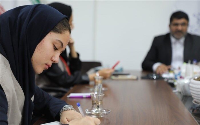 نشست خبری با خبرنگاران فعال پانای تبادکان به مناسبت هفته معلم