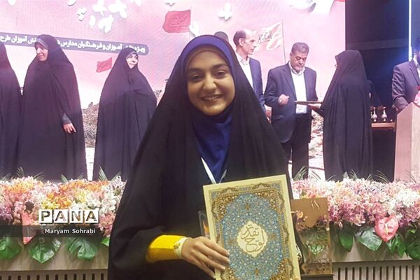 افتخار آفرینی و کسب مقام مدارس شاهد فارس در جشنواره ملی پرواز تا بی نهایت