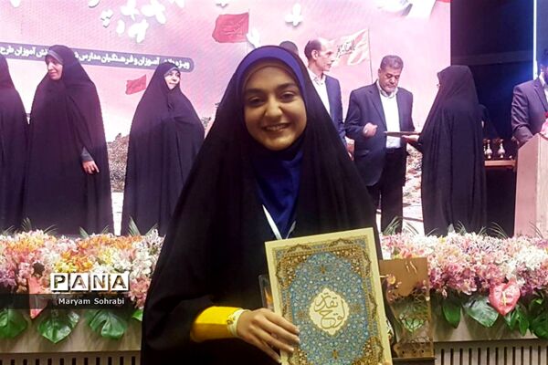 افتخار آفرینی و کسب مقام مدارس شاهد فارس در جشنواره ملی پرواز تا بی نهایت