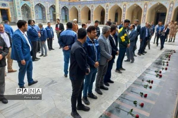 عطرافشانی و گلباران گلزار شهدای بقعه امامزاده عبدالله (ع) و حسینیه  میانگاه بافق