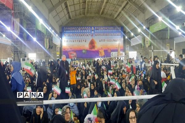 دیدار دانش آموزان مدرسه تمام تشکیلاتی پابنده ناحیه یک اهواز با آیت الله رئیسی  در مصلی اهواز