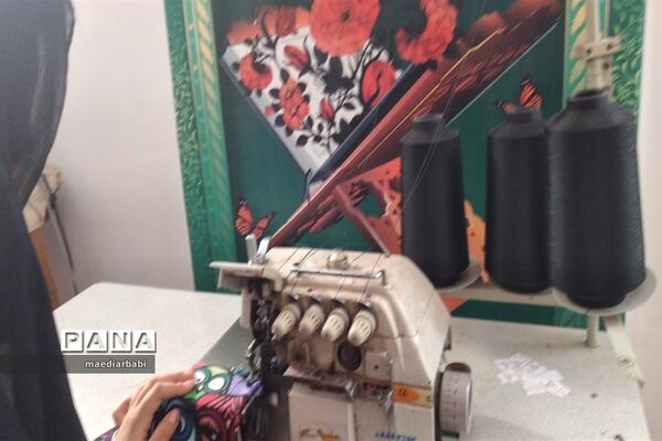 برگزاری کارگاه‌های خیاطی بانوان در قلعه خواجه بمناسبت هفته مشاغل