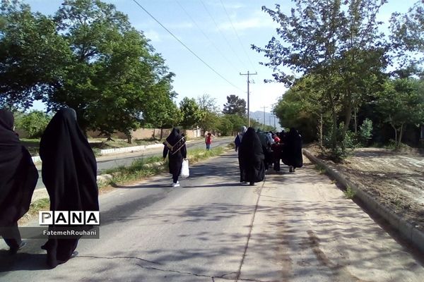 برگزاری همایش پیاده‌روی خانوادگی در خلیل‌آباد
