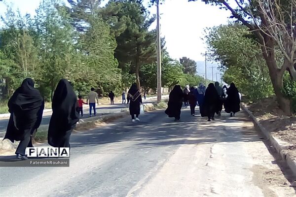 برگزاری همایش پیاده‌روی خانوادگی در خلیل‌آباد